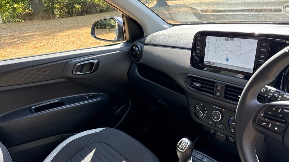 Hyundai i10 1.0 [63] Advance 5dr [Nav] Petrol Hatchback - Image 14