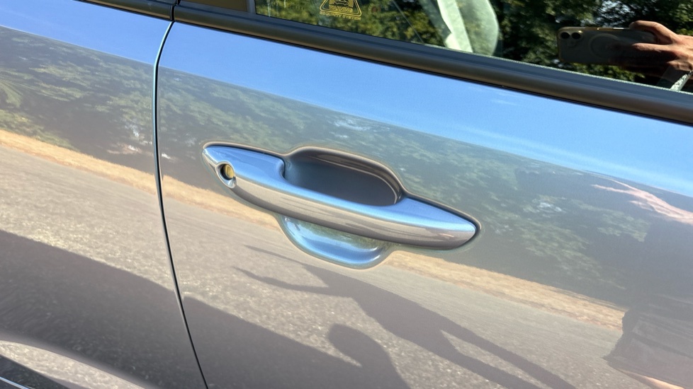 Hyundai i10 1.0 [63] Advance 5dr [Nav] Petrol Hatchback - Image 25