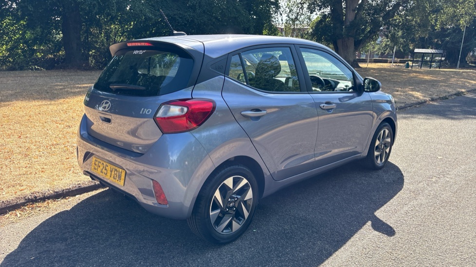 Hyundai i10 1.0 [63] Advance 5dr [Nav] Petrol Hatchback - Image 28