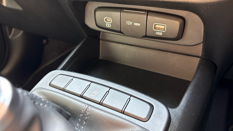 Hyundai i10 1.0 [63] Advance 5dr [Nav] Petrol Hatchback - Image 37