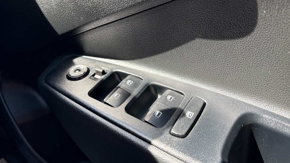 Hyundai i10 1.0 [63] Advance 5dr [Nav] Petrol Hatchback - Image 42