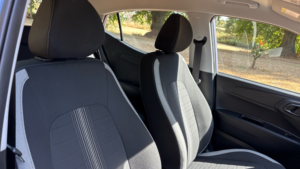 Hyundai i10 1.0 [63] Advance 5dr [Nav] Petrol Hatchback - Image 45