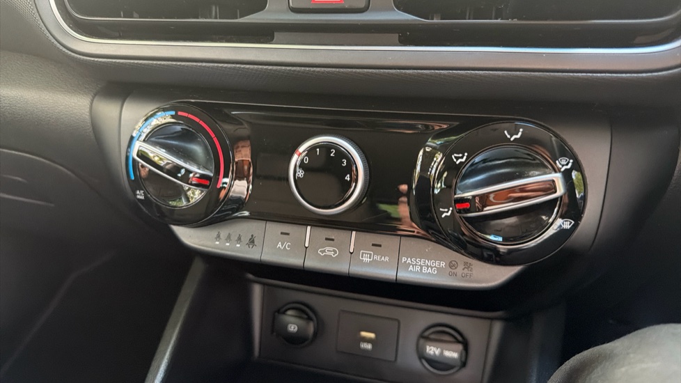 Hyundai KONA 1.0 TGDi 48V MHEV SE Connect 5dr Petrol Hatchback - Image 25