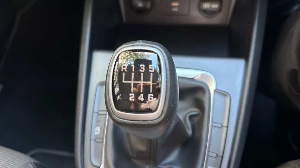 Hyundai KONA 1.0 TGDi 48V MHEV SE Connect 5dr Petrol Hatchback - Image 27