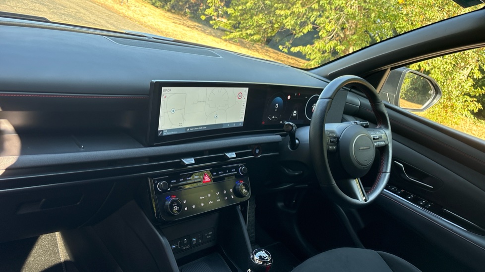 Hyundai TUCSON 1.6T N Line S 5dr Petrol Estate - Image 9