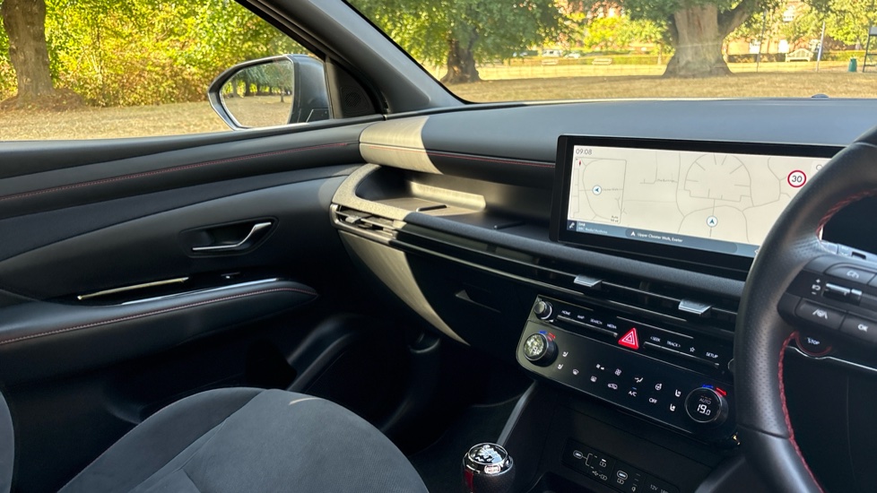 Hyundai TUCSON 1.6T N Line S 5dr Petrol Estate - Image 14
