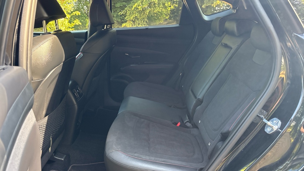 Hyundai TUCSON 1.6T N Line S 5dr Petrol Estate - Image 16