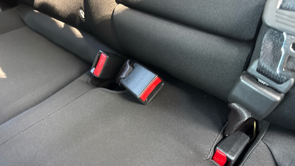 Hyundai KONA 1.6 Hybrid 138 N Line 5dr DCT Hybrid Hatchback - Image 17