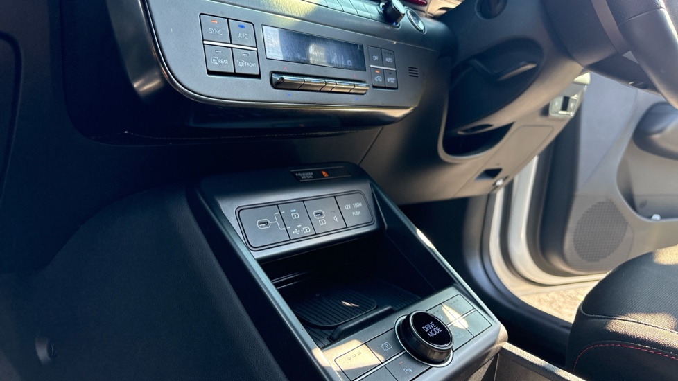 Hyundai KONA 1.6 Hybrid 138 N Line 5dr DCT Hybrid Hatchback - Image 13
