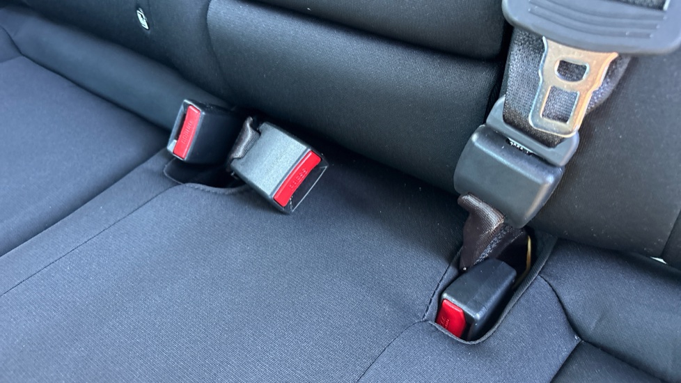 Hyundai KONA 1.6 Hybrid 138 N Line 5dr DCT Hybrid Hatchback - Image 17