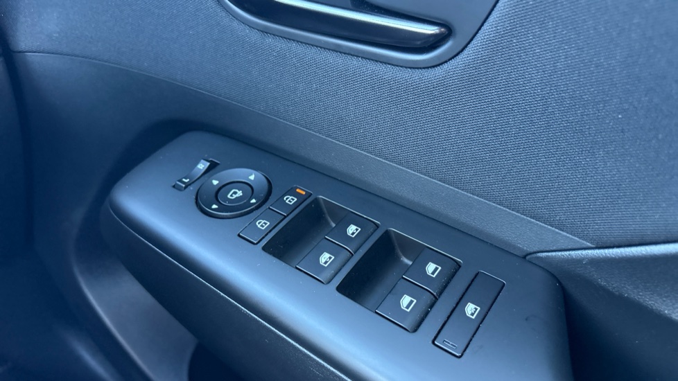 Hyundai KONA 1.6 Hybrid 138 N Line 5dr DCT Hybrid Hatchback - Image 38