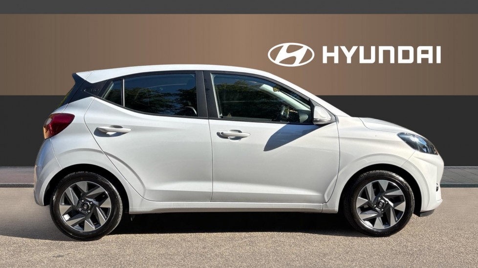 Hyundai i10 1.0 [63] Advance 5dr [Nav] Petrol Hatchback - Image 5