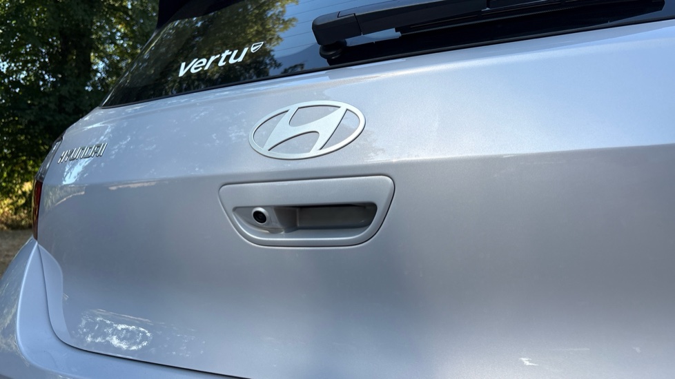 Hyundai i10 1.0 [63] Advance 5dr [Nav] Petrol Hatchback - Image 30