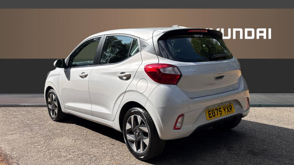 Hyundai i10 1.0 [63] Advance 5dr [Nav] Petrol Hatchback - Image 2