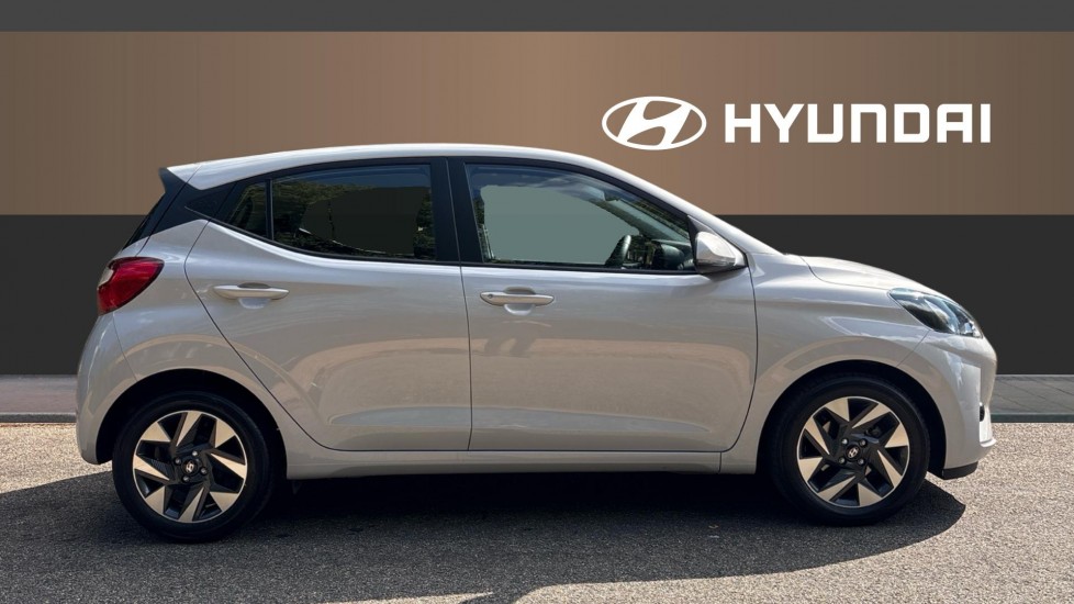Hyundai i10 1.0 [63] Advance 5dr [Nav] Petrol Hatchback - Image 5