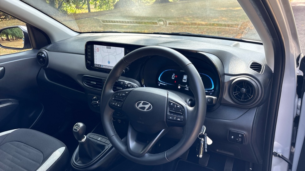Hyundai i10 1.0 [63] Advance 5dr [Nav] Petrol Hatchback - Image 11