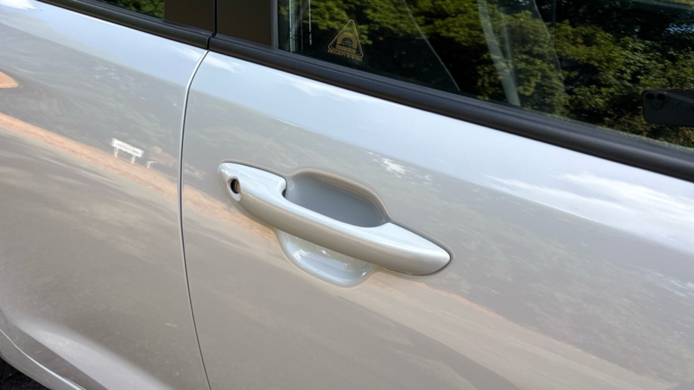 Hyundai i10 1.0 [63] Advance 5dr [Nav] Petrol Hatchback - Image 25