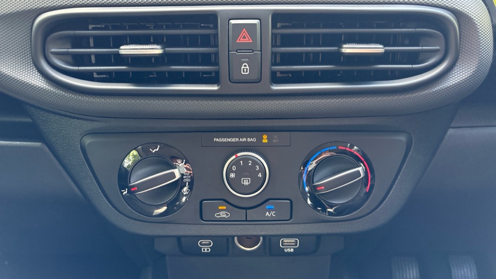 Hyundai i10 1.0 [63] Advance 5dr [Nav] Petrol Hatchback - Image 35