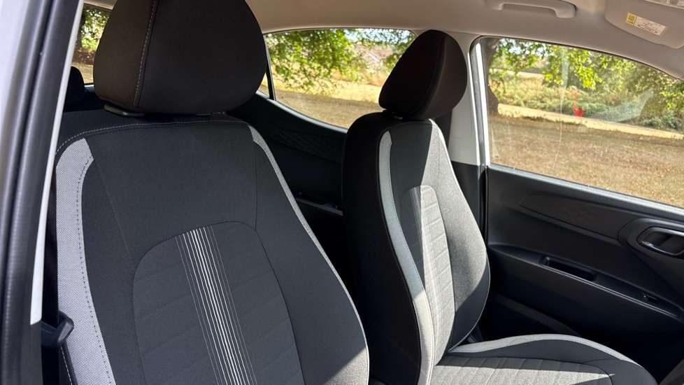 Hyundai i10 1.0 [63] Advance 5dr [Nav] Petrol Hatchback - Image 43