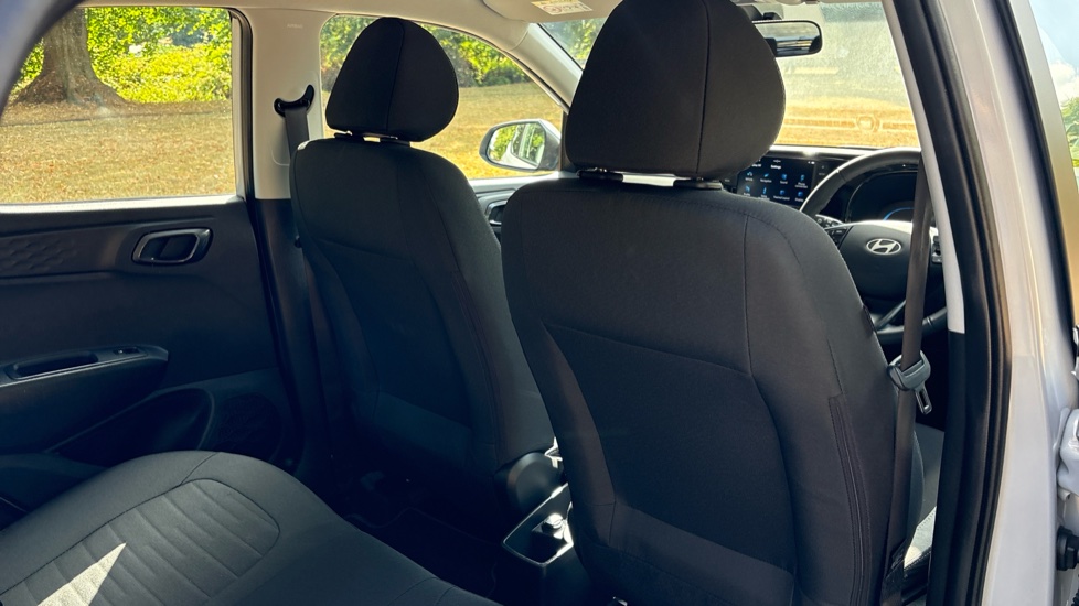 Hyundai i10 1.0 [63] Advance 5dr [Nav] Petrol Hatchback - Image 44