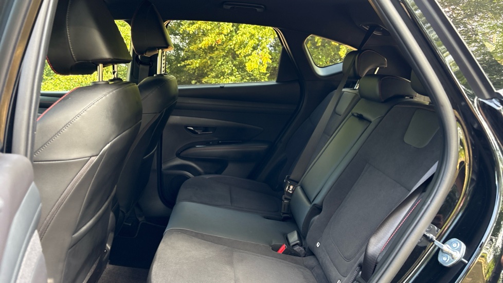 Hyundai TUCSON 1.6T Hybrid N Line 5dr Auto Hybrid Estate - Image 16