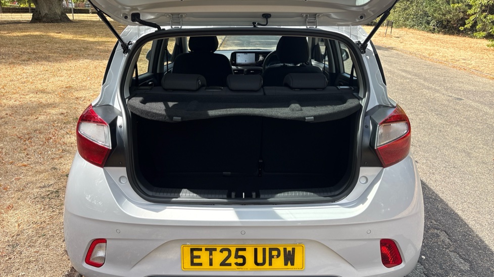 Hyundai i10 1.0 [63] Advance 5dr [Nav] Petrol Hatchback - Image 4