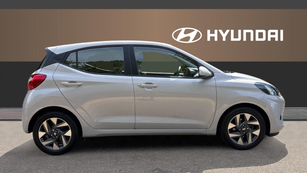 Hyundai i10 1.0 [63] Advance 5dr [Nav] Petrol Hatchback - Image 5