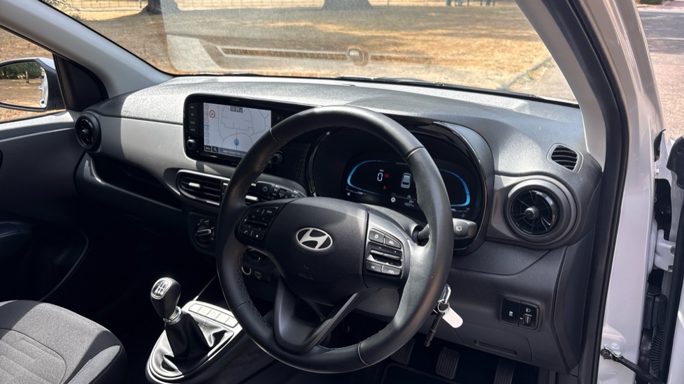 Hyundai i10 1.0 [63] Advance 5dr [Nav] Petrol Hatchback - Image 11