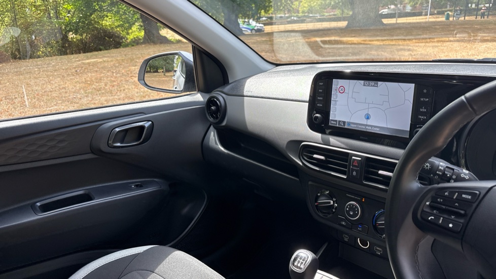 Hyundai i10 1.0 [63] Advance 5dr [Nav] Petrol Hatchback - Image 14