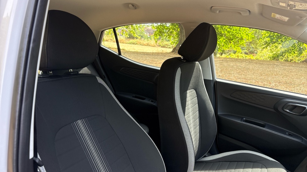 Hyundai i10 1.0 [63] Advance 5dr [Nav] Petrol Hatchback - Image 43