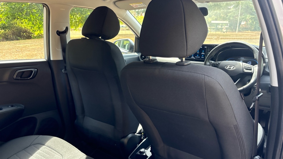 Hyundai i10 1.0 [63] Advance 5dr [Nav] Petrol Hatchback - Image 44