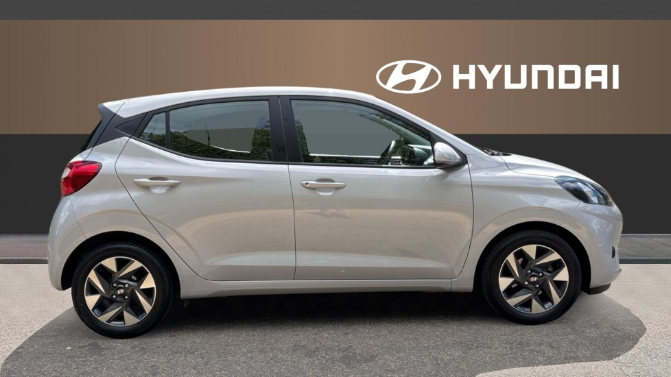 Hyundai i10 1.0 [63] Advance 5dr [Nav] Petrol Hatchback - Image 5
