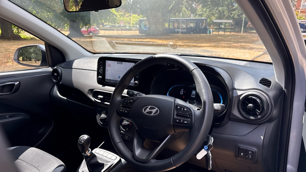 Hyundai i10 1.0 [63] Advance 5dr [Nav] Petrol Hatchback - Image 11