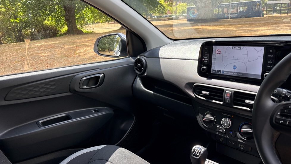 Hyundai i10 1.0 [63] Advance 5dr [Nav] Petrol Hatchback - Image 14