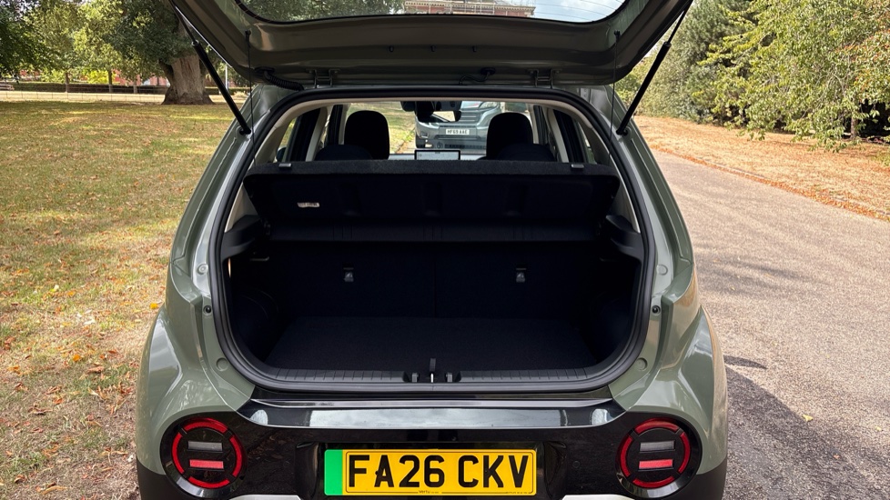 Hyundai INSTER 71kW 01 42kWh 5dr Auto Electric Hatchback - Image 4