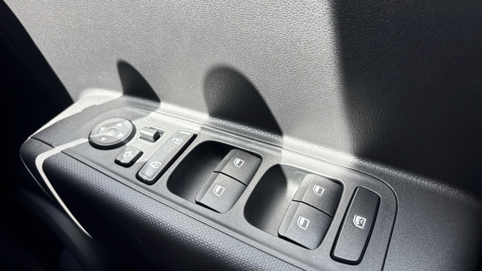 Hyundai INSTER 71kW 01 42kWh 5dr Auto Electric Hatchback - Image 42
