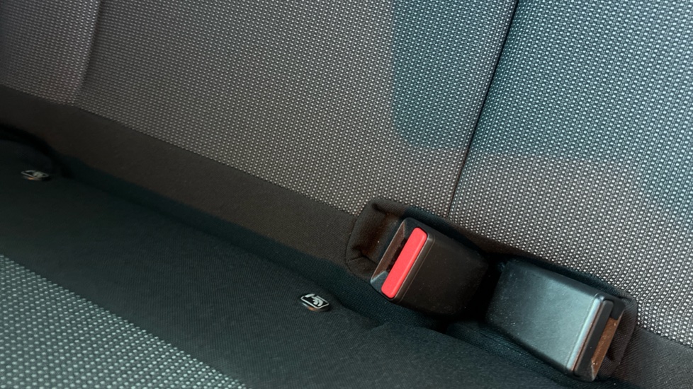 Citroen C3 Aircross 1.2 PureTech 110 You 5dr Petrol Hatchback - Image 17