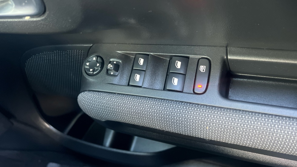 Citroen C3 Aircross 1.2 PureTech 110 You 5dr Petrol Hatchback - Image 30