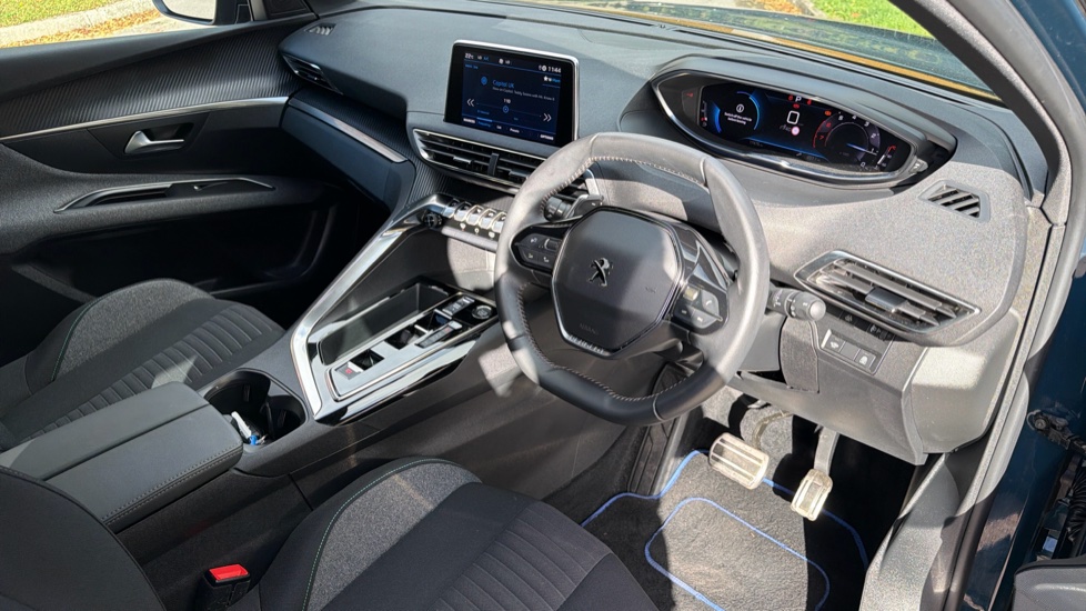 Peugeot 3008 1.2 PureTech Active 5dr EAT8 Petrol Estate - Image 11