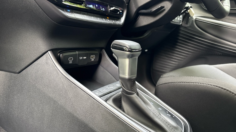 Hyundai i20 1.0T GDi Premium 5dr DCT Petrol Hatchback - Image 13