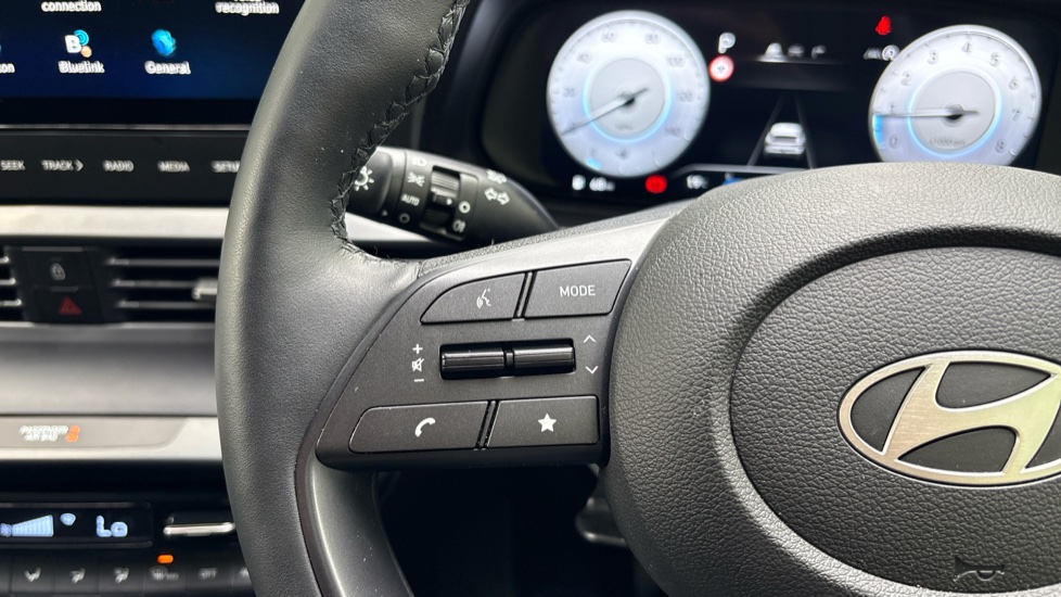 Hyundai i20 1.0T GDi Premium 5dr DCT Petrol Hatchback - Image 36