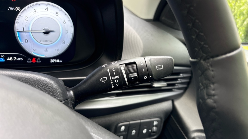 Hyundai i20 1.0T GDi Premium 5dr DCT Petrol Hatchback - Image 38