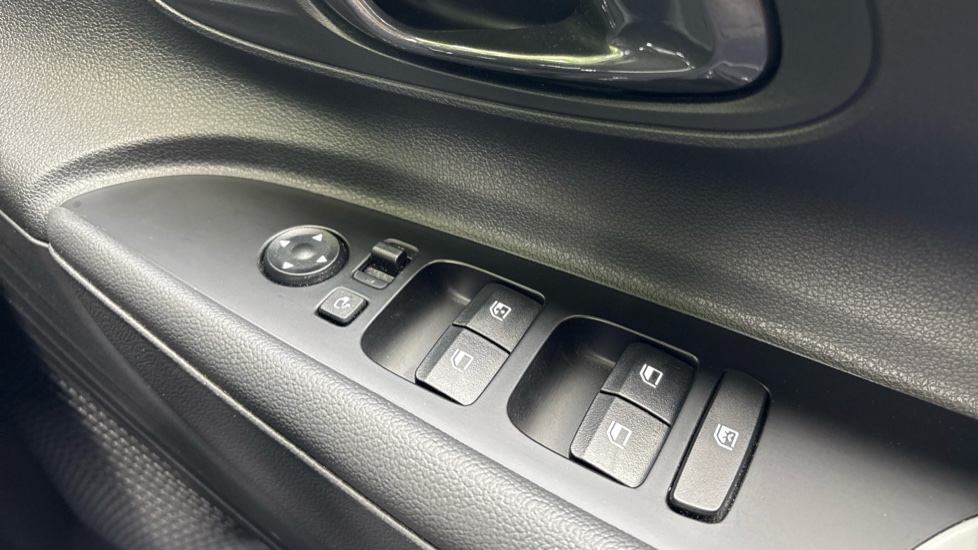 Hyundai i20 1.0T GDi Premium 5dr DCT Petrol Hatchback - Image 40