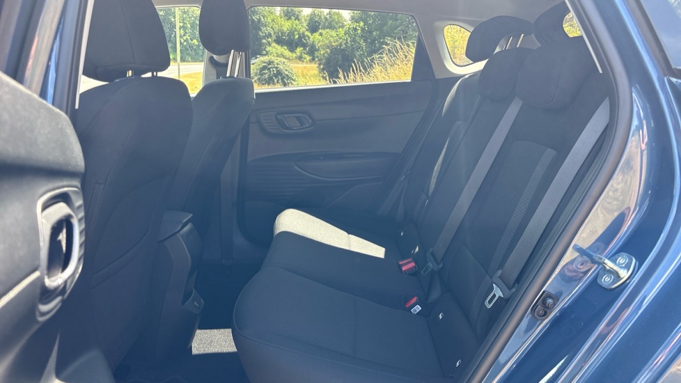 Hyundai i20 1.0T GDi Premium 5dr DCT Petrol Hatchback - Image 16