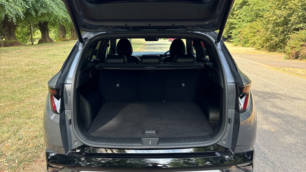 Hyundai TUCSON 1.6T Plug-in Hybrid N Line 5dr Auto Estate - Image 4