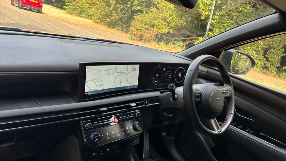 Hyundai TUCSON 1.6T Plug-in Hybrid N Line 5dr Auto Estate - Image 9