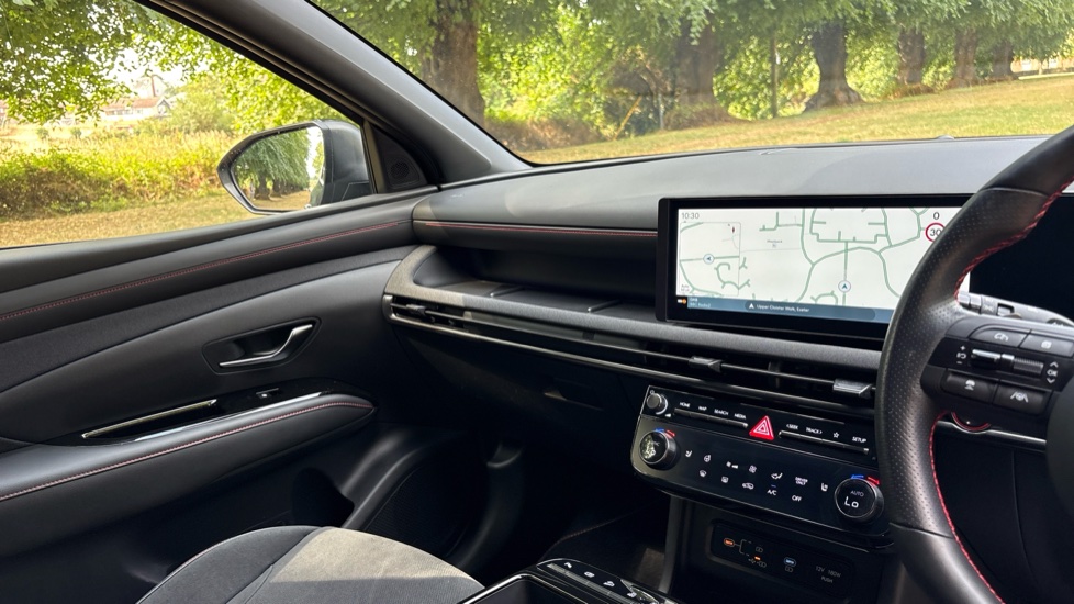 Hyundai TUCSON 1.6T Plug-in Hybrid N Line 5dr Auto Estate - Image 14