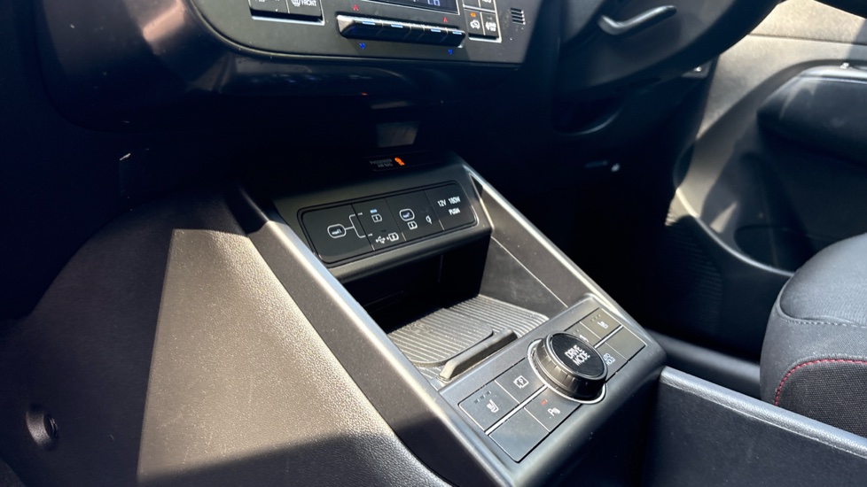 Hyundai KONA 1.6 Hybrid 129 N Line 5dr DCT Hybrid Hatchback - Image 13
