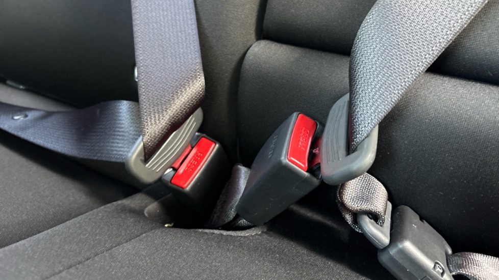 Hyundai KONA 1.6 Hybrid 129 N Line 5dr DCT Hybrid Hatchback - Image 17