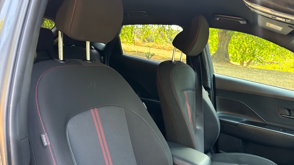 Hyundai KONA 1.6 Hybrid 129 N Line 5dr DCT Hybrid Hatchback - Image 43